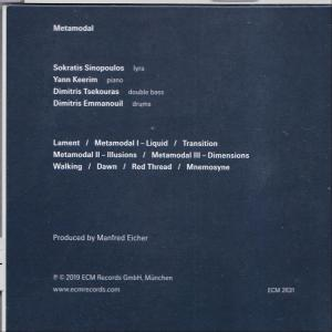Kék és sötét albumborító szöveggel. A zenészek listája és a számlista.
