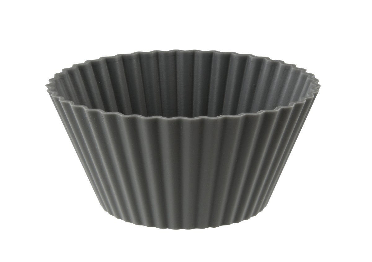 Eine graue Silikon-Cupcake-Form auf weißem Hintergrund. Sie ist geriffelt.