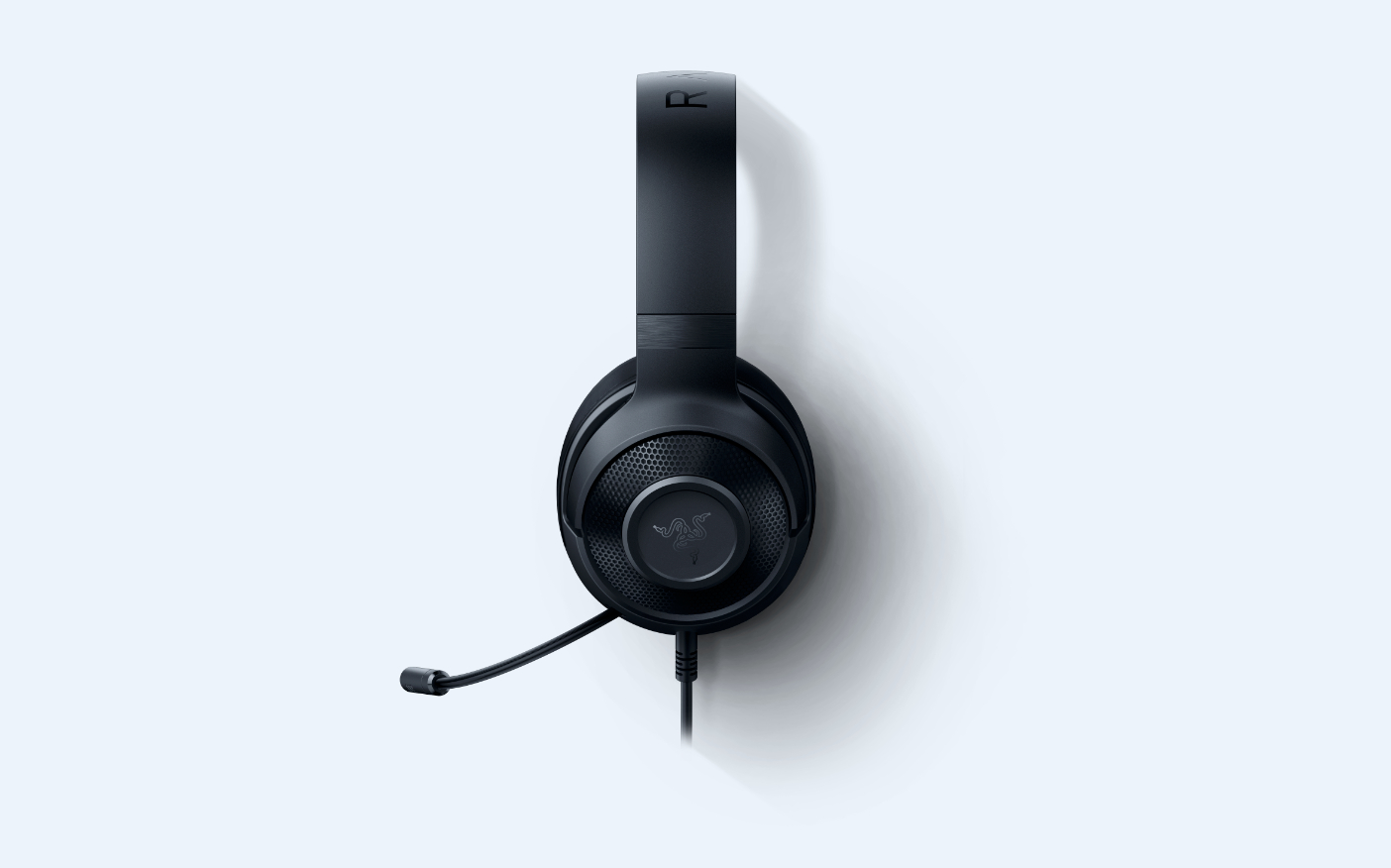 Schwarzes Gaming-Headset. Das Headset befindet sich auf weißem Hintergrund.