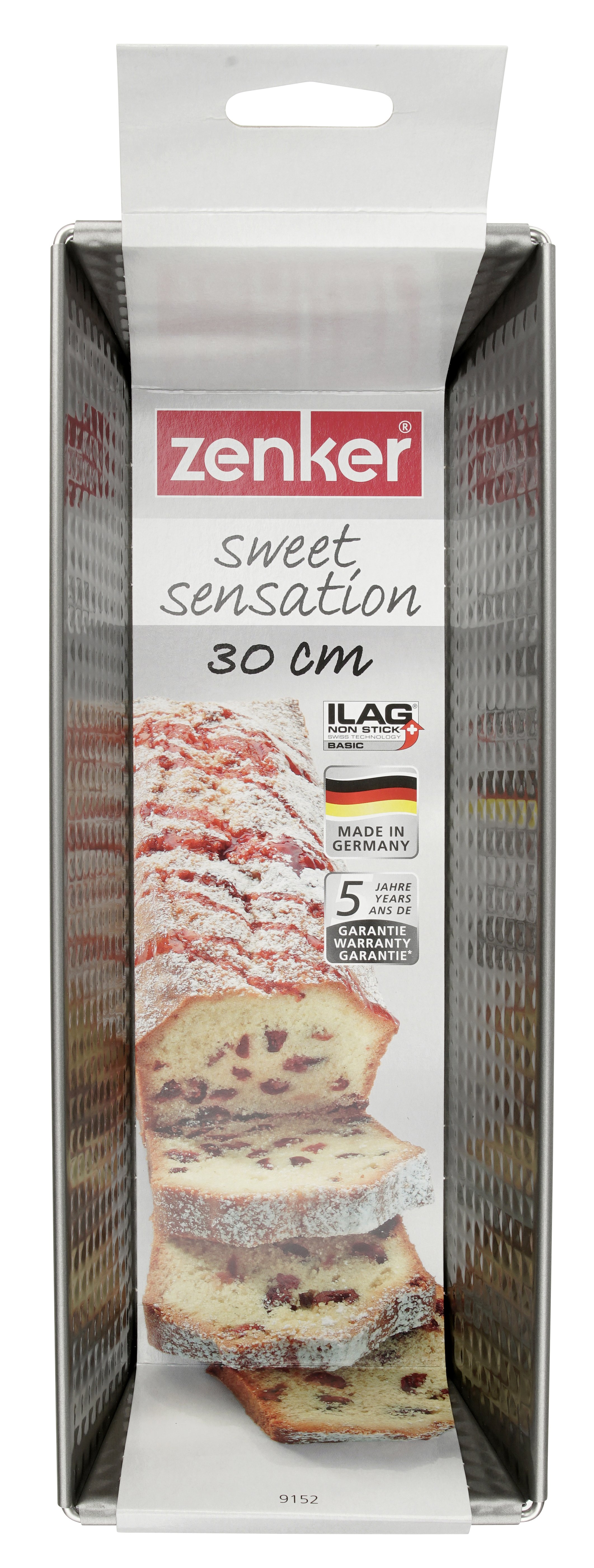 Rechteckige Kuchenform mit teilweise gebackenem Kuchen, Verpackung davor.