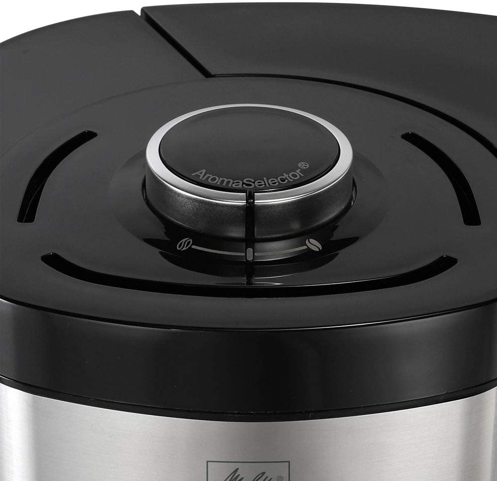 Macchina per caffè con una manopola con l'etichetta 'AromaSelector'.