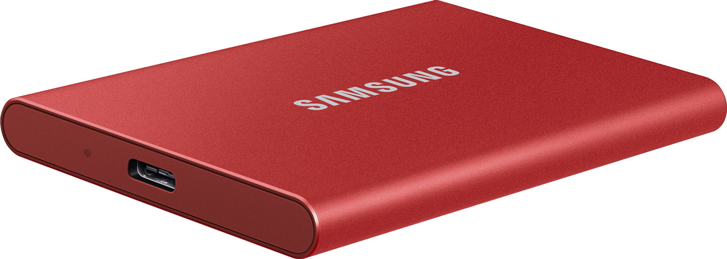 SSD portable Samsung rouge. La marque est en blanc. Fond blanc.