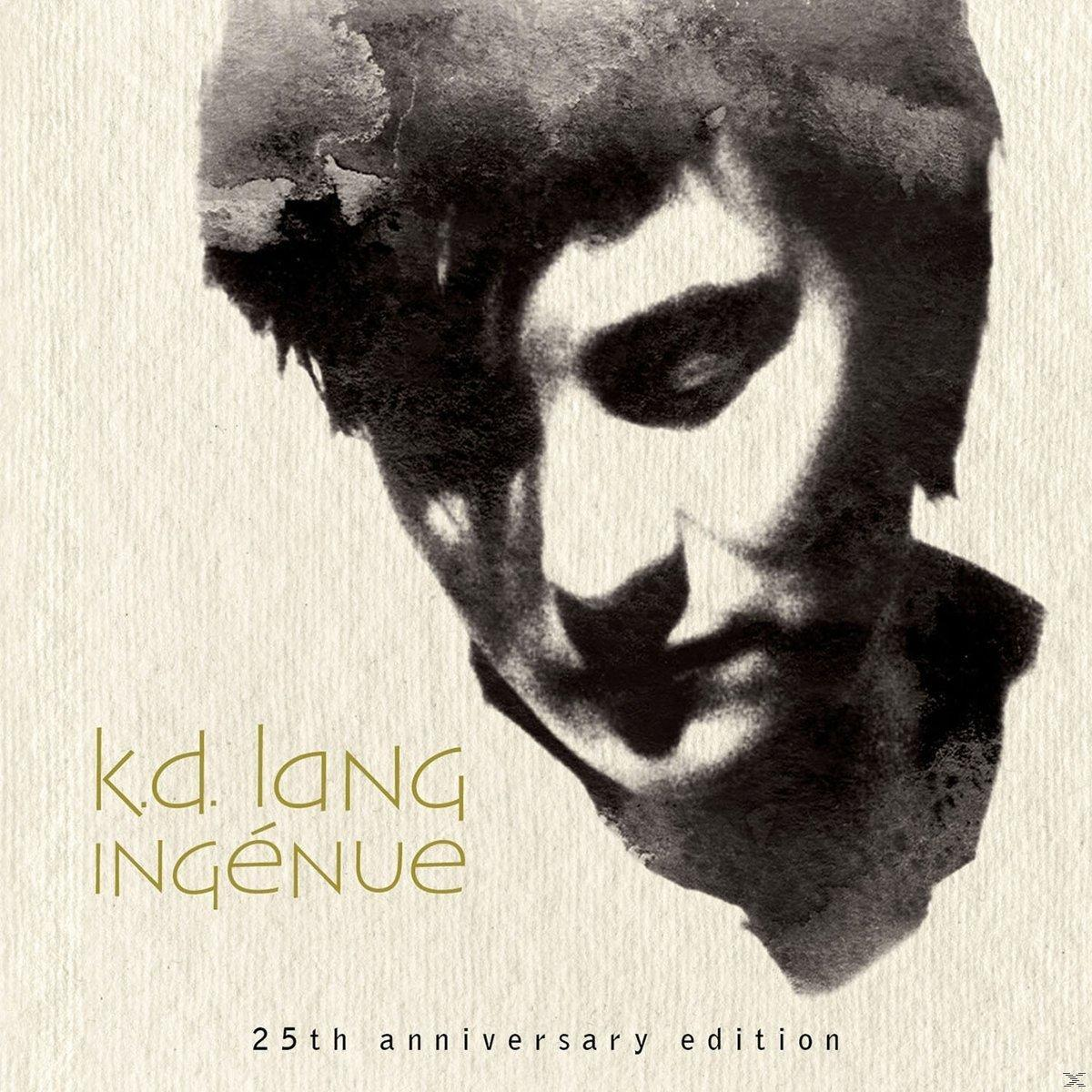 k.d. lang, 'Ingénue' album borítója. Fekete-fehér kép az arcáról.