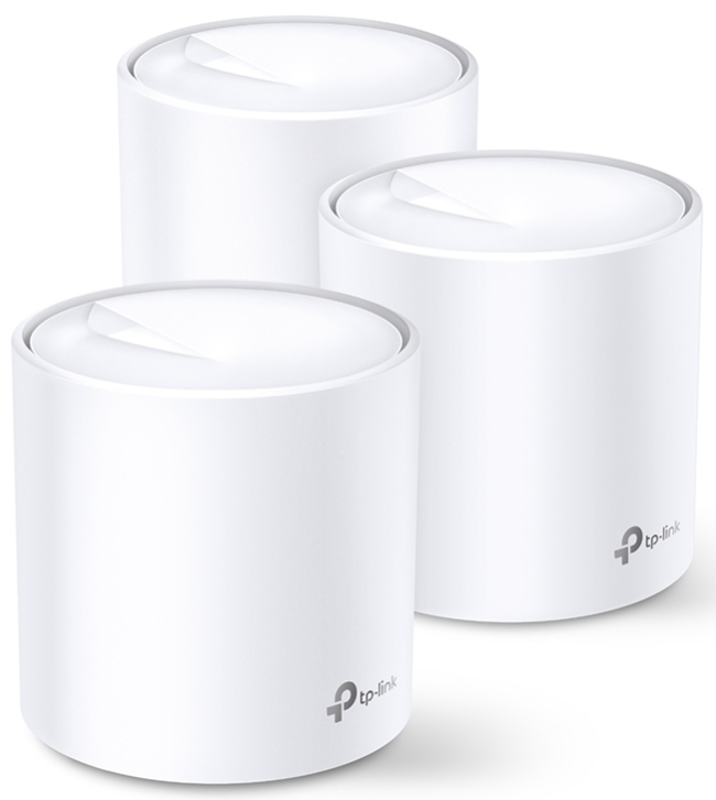 Trois appareils WiFi maillés cylindriques blancs avec le logo TP-Link, rapprochés.