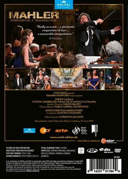 DVD-Cover einer Mahler-Symphonie-Aufführung. Orchester auf der Bühne, Dirigent.