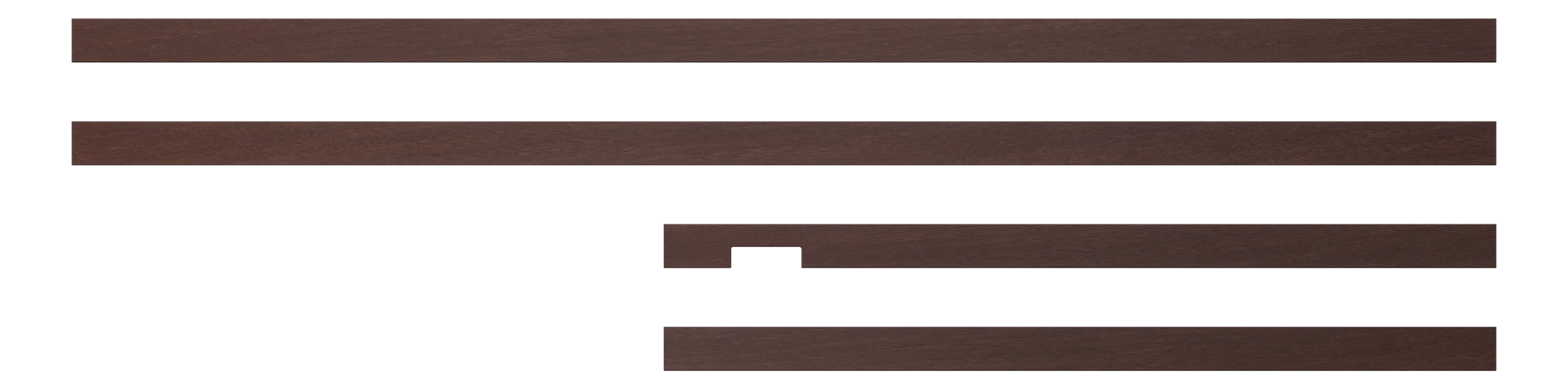 Braune Holzbretter unterschiedlicher Größe, schwarzer Hintergrund.