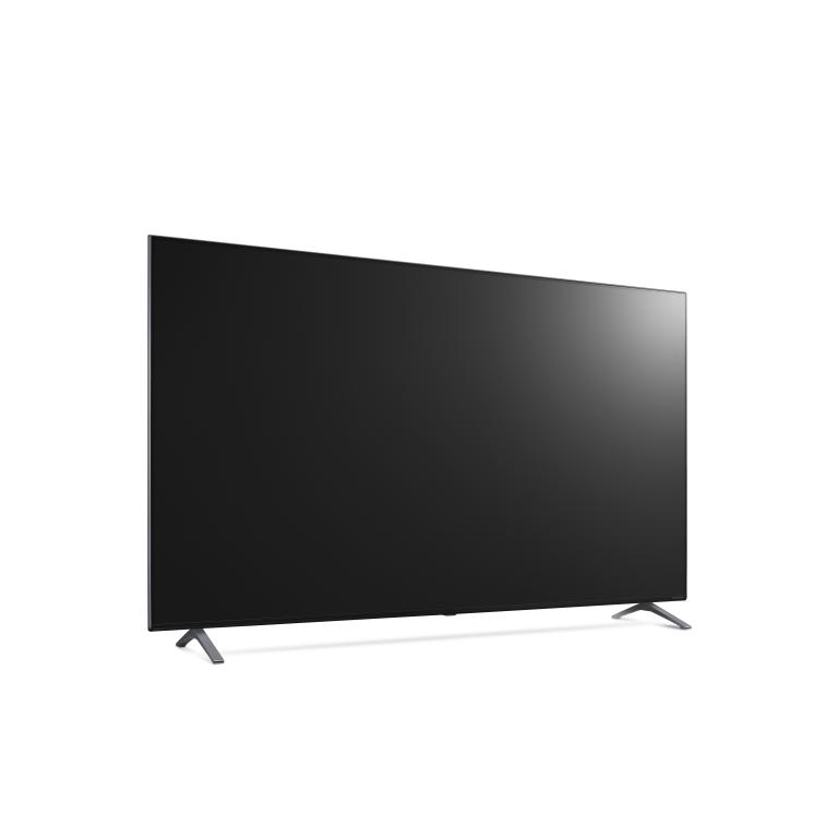Una pantalla de TV negra grande sobre un soporte, aislada sobre fondo blanco.