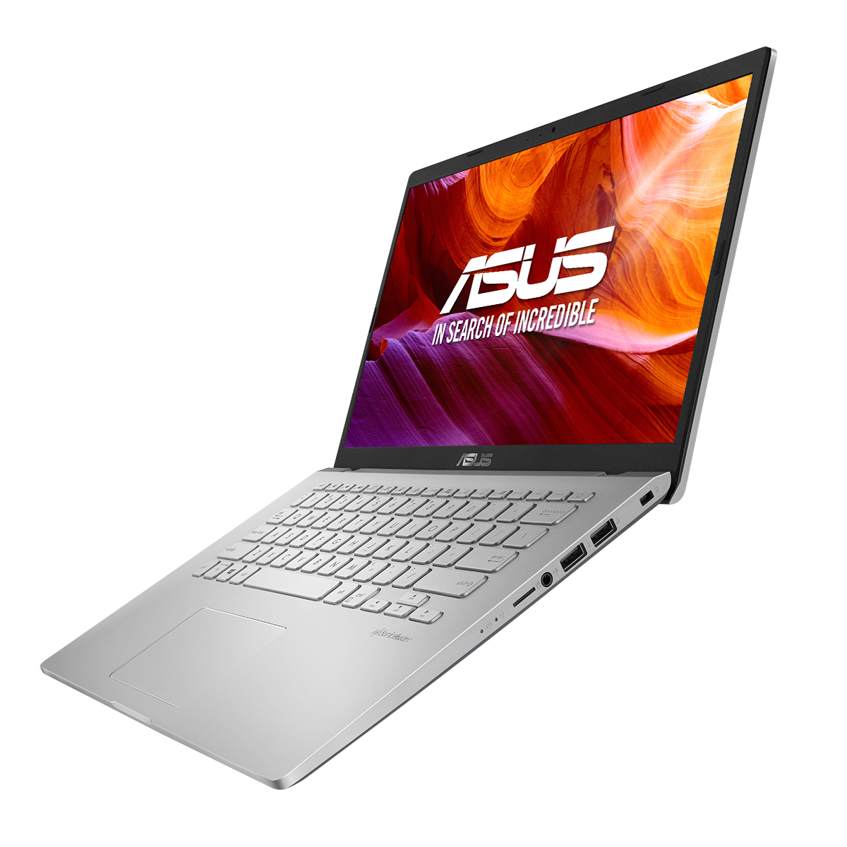 Una laptop Asus plateada está abierta en un fondo blanco, mostrando su pantalla.