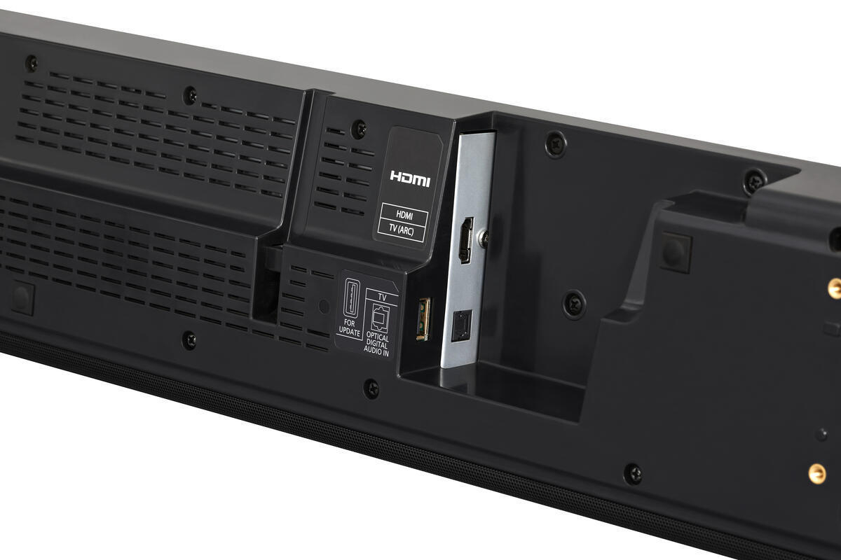 Die Rückseite einer schwarzen Soundbar mit verschiedenen Eingangsanschlüssen, einschließlich HDMI und optischem Audio.