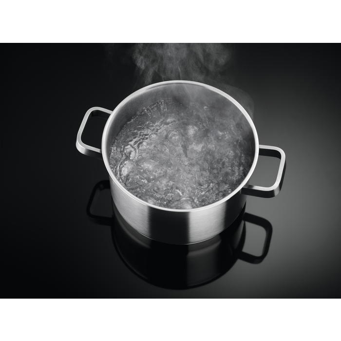 ELECTROLUX EKI54970OX PlusSteam kerámialapos indukciós tűzhely gőzfunkcióval, teleszkópos sütősín, katalitikus, AirFry