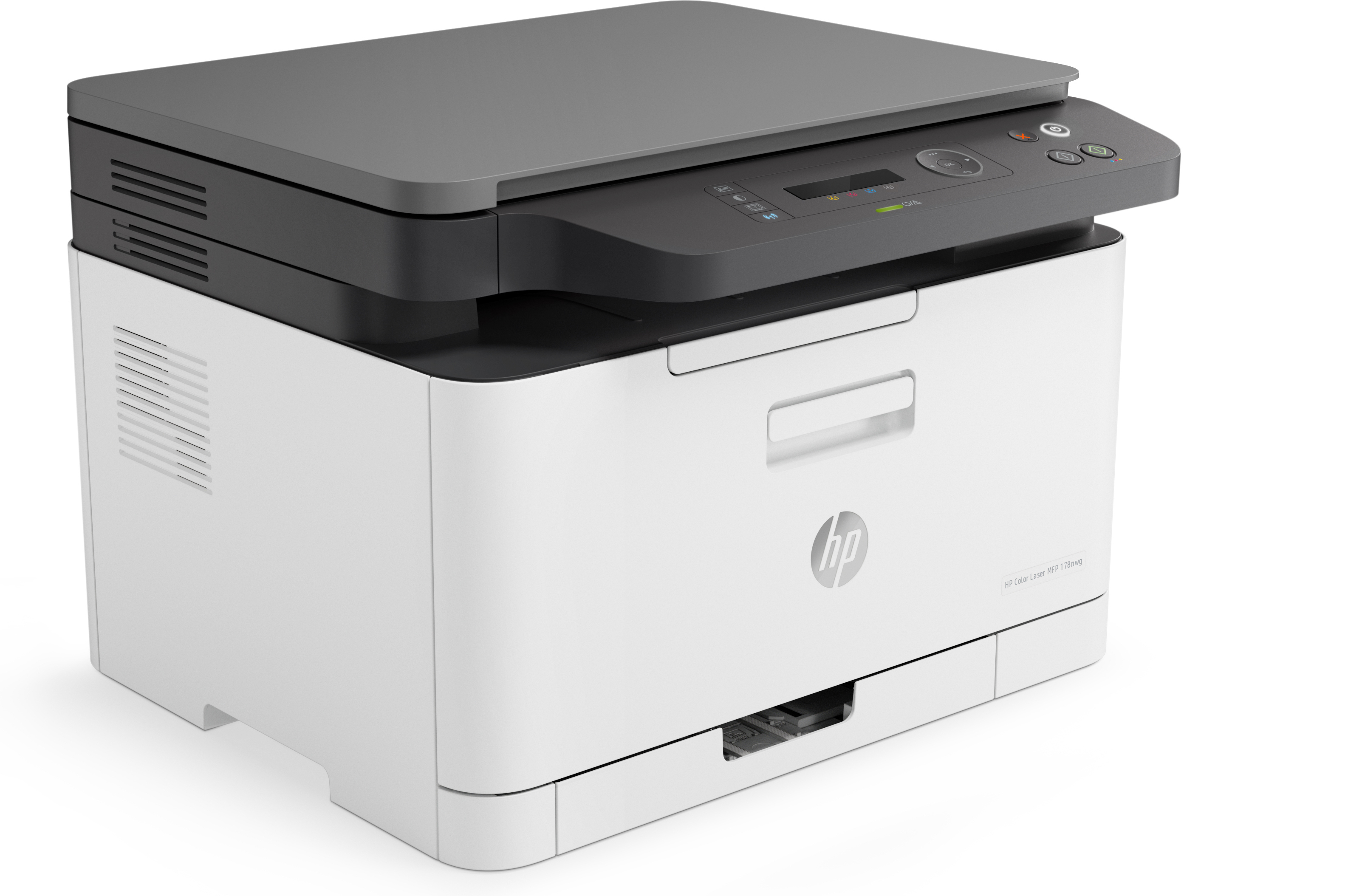 Ein weißer HP-Drucker mit schwarzem Deckel auf weißer Oberfläche.