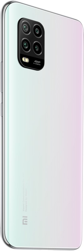 Un smartphone blanco con un conjunto de cámaras en la parte trasera inclinado hacia el espectador.