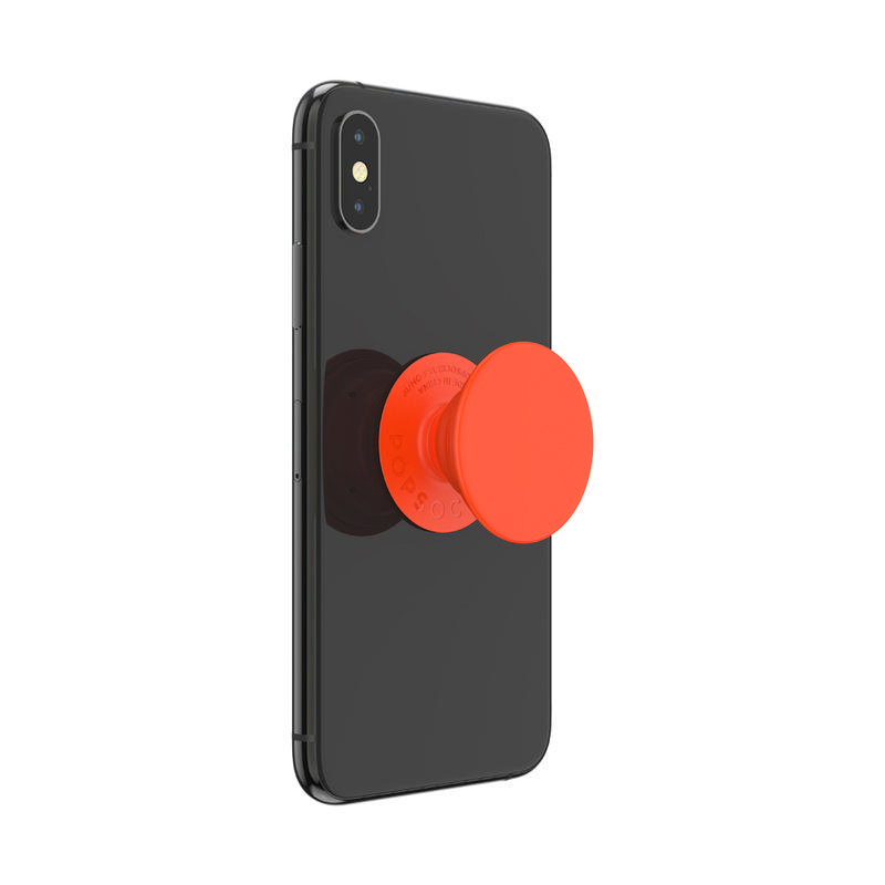 Schwarzes Telefon mit orangefarbenem PopSocket, weißer Hintergrund.