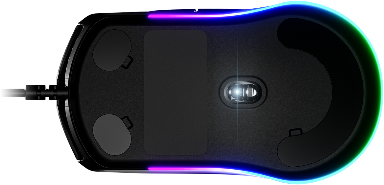 Egy fekete gaming egér alulnézetből, RGB világítással fehér háttéren.