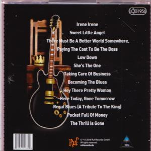 CD-Cover mit schwarzer Gitarre, die an einem Stuhl lehnt, Songtitel rechts.