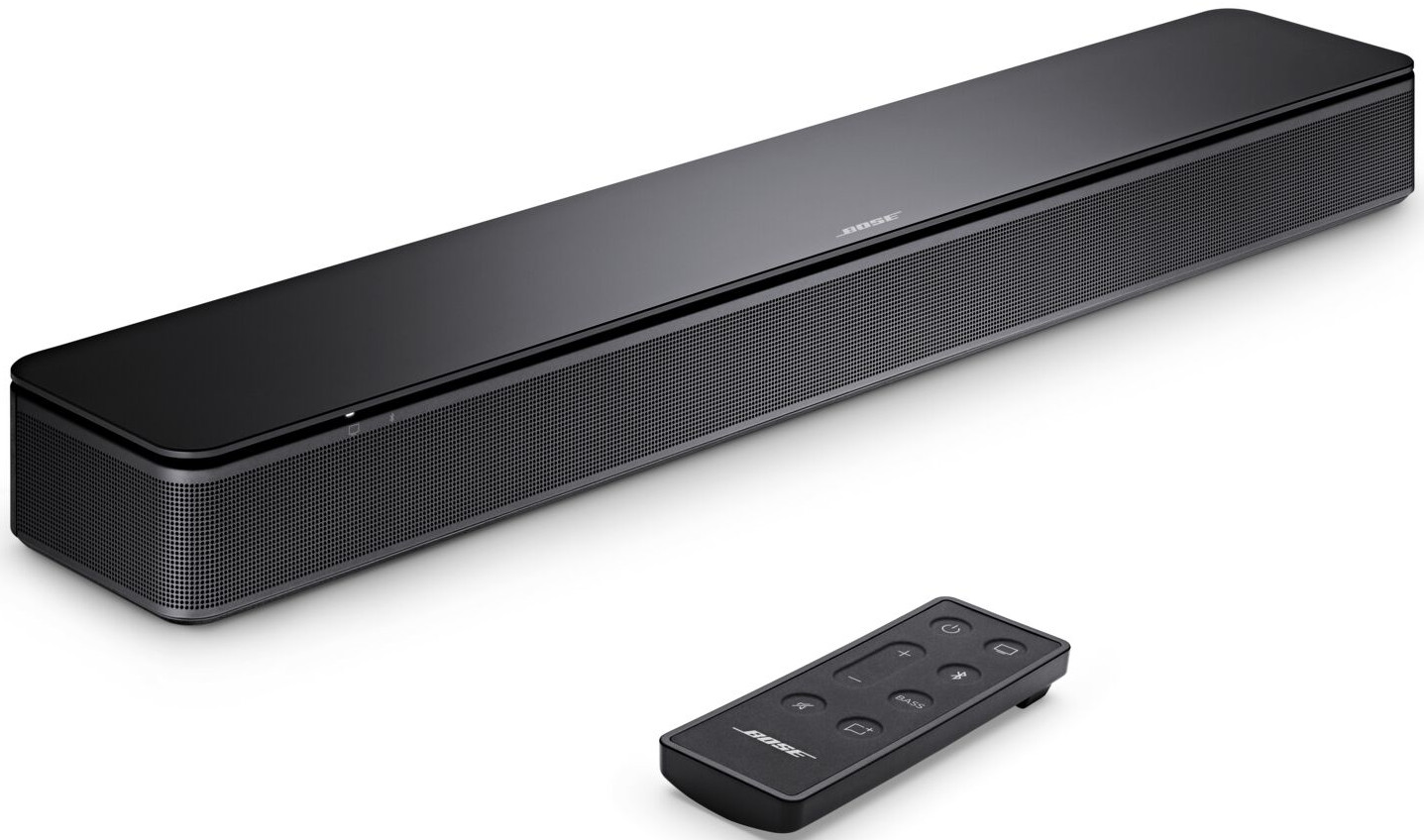 Eine schwarze Bose Soundbar mit Fernbedienung, isoliert auf weißem Hintergrund.
