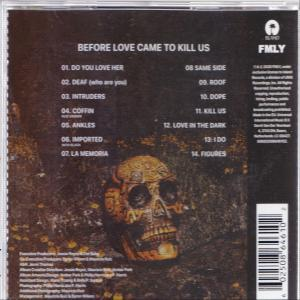 Egy CD tok hátlapja dalfeliratokkal, koponya képpel és egy zenekar logójával.