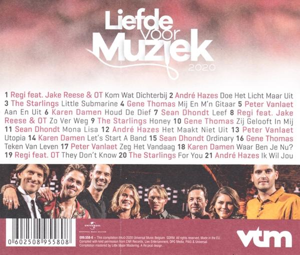 Pochette de CD avec un groupe de personnes.