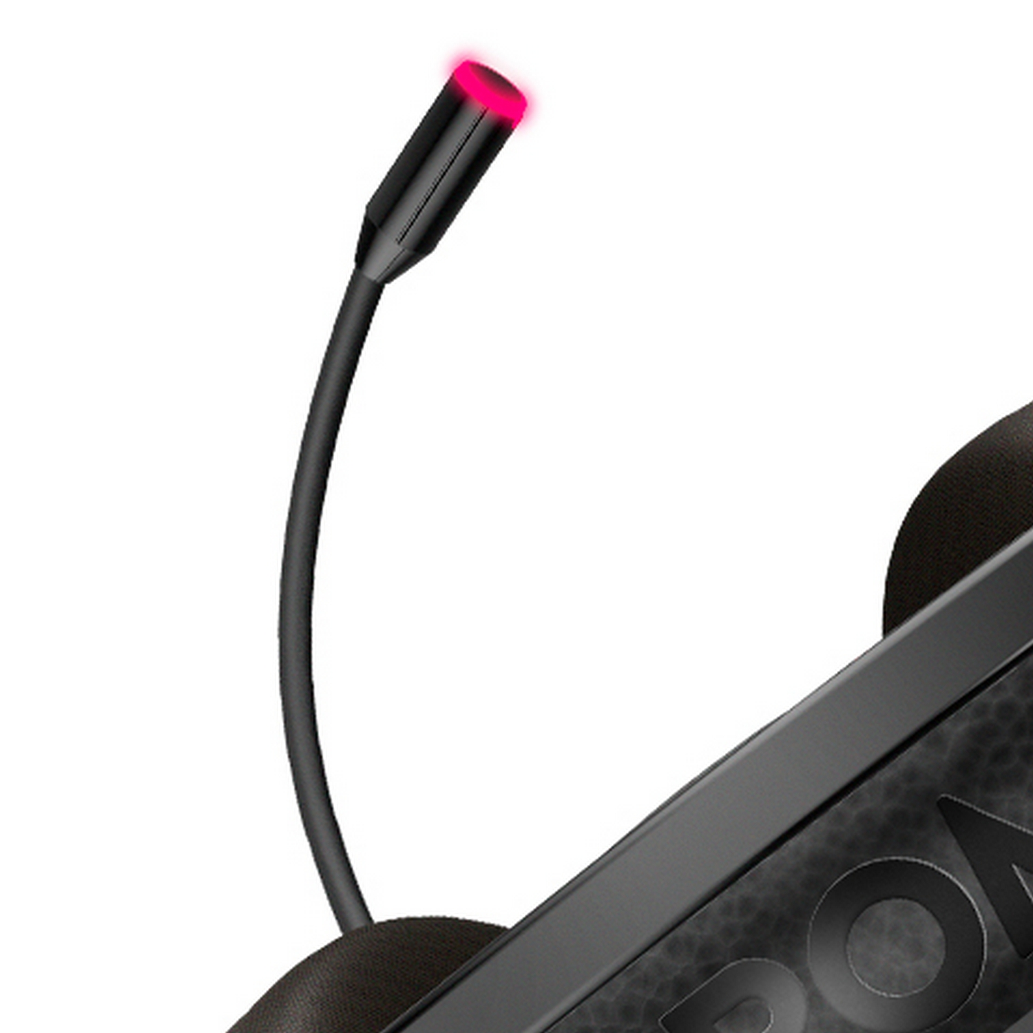 Primer plano del micrófono de unos auriculares gaming negros con punta roja brillante, sobre fondo blanco.
