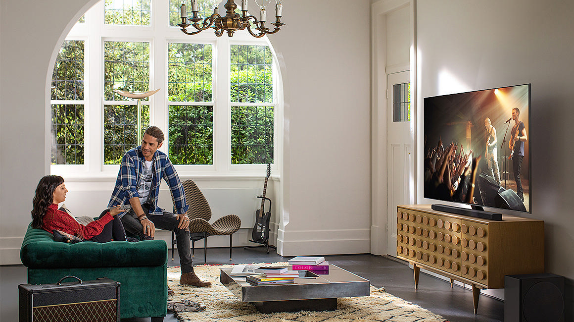 SAMSUNG GQ55Q82T QLED TV (Flat, 55 Zoll / 138 cm, UHD 4K, SMART TV)