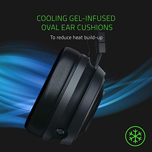 Un auricular con almohadillas negras y un cable.