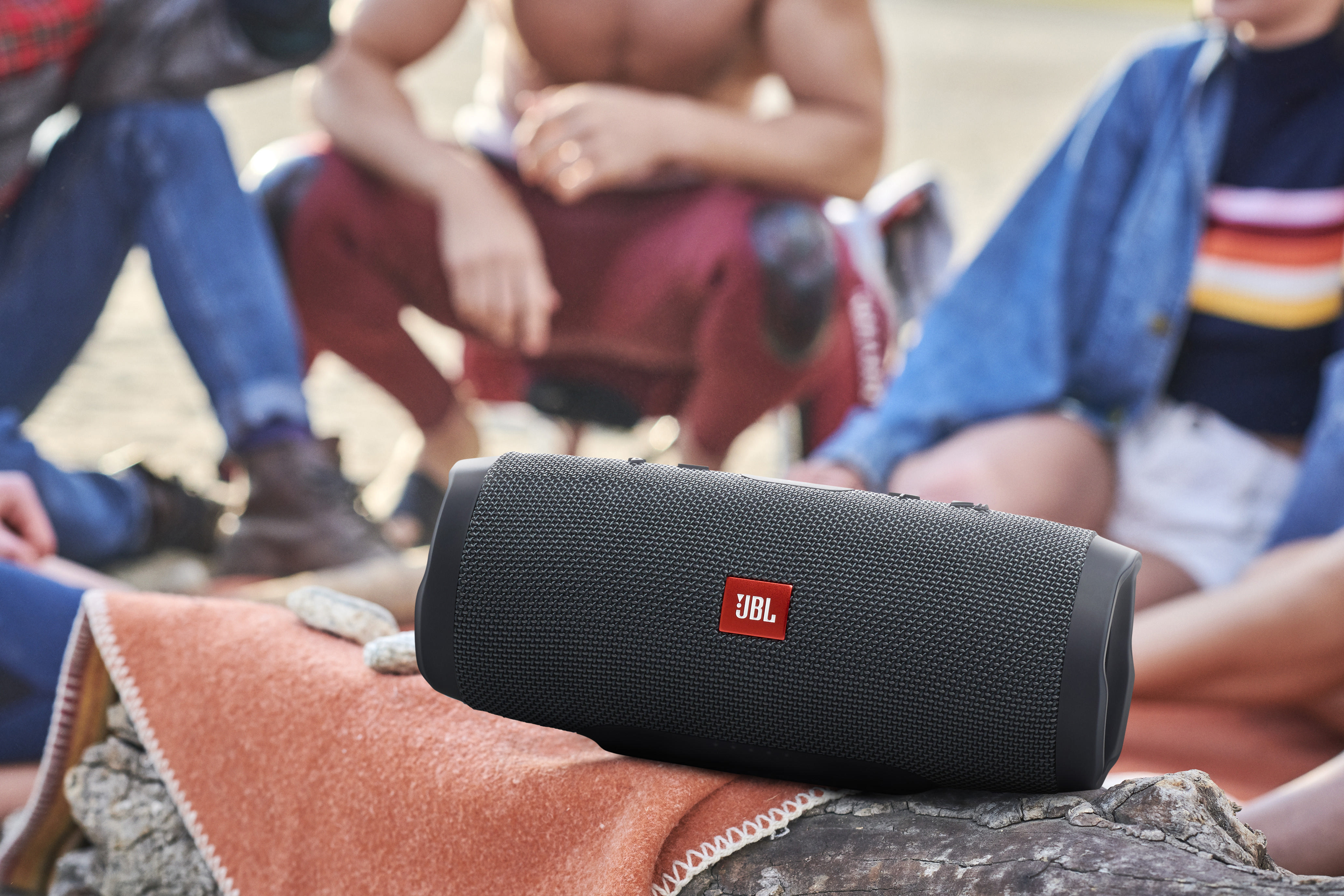 JBL Charge Essential Bluetooth Lautsprecher, Grau