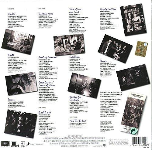 Az album hátlapja fotókkal és a dalok stáblistájával. Több zenekari tag is látható.