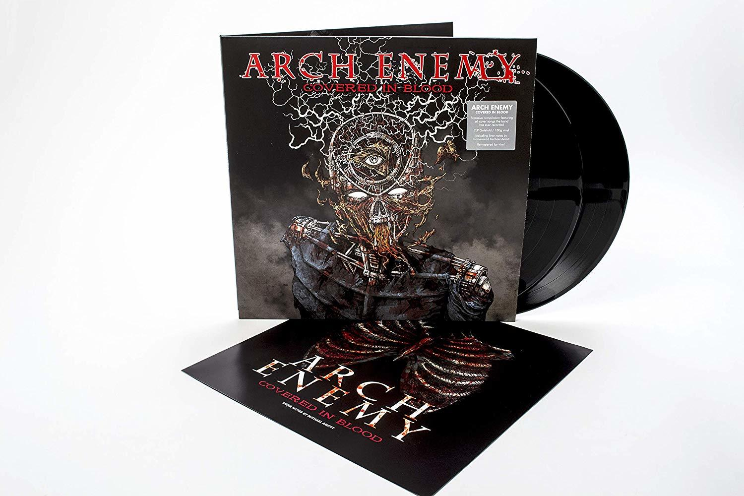 Arch Enemy 'Covered In Blood'-Album. Zeigt Albumcover, ein zweites Cover und zwei Vinylplatten.