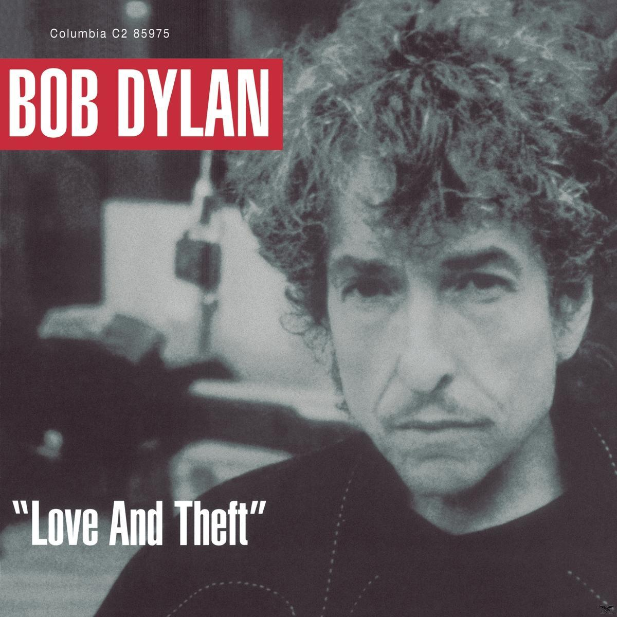 Album borító Bob Dylan arcával és a 'Love And Theft' szöveggel piros színben.