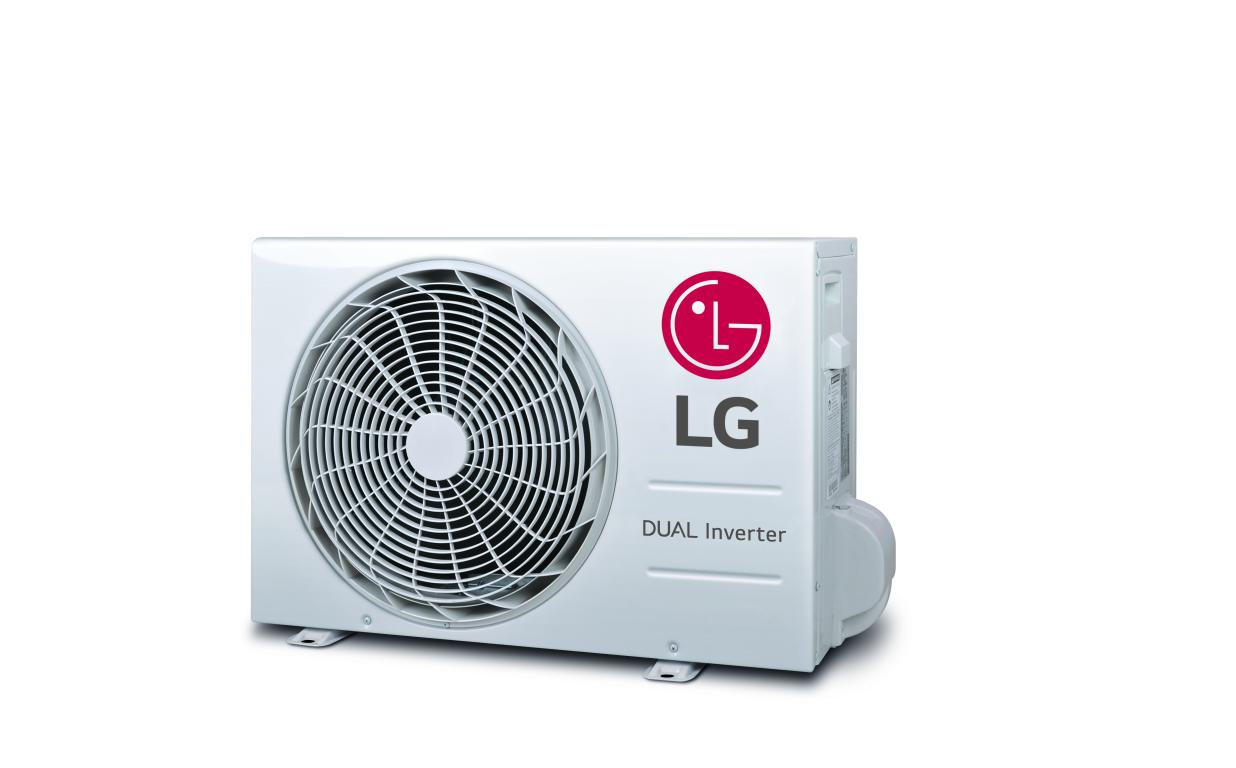Unidad de aire acondicionado LG blanca sobre un fondo blanco.