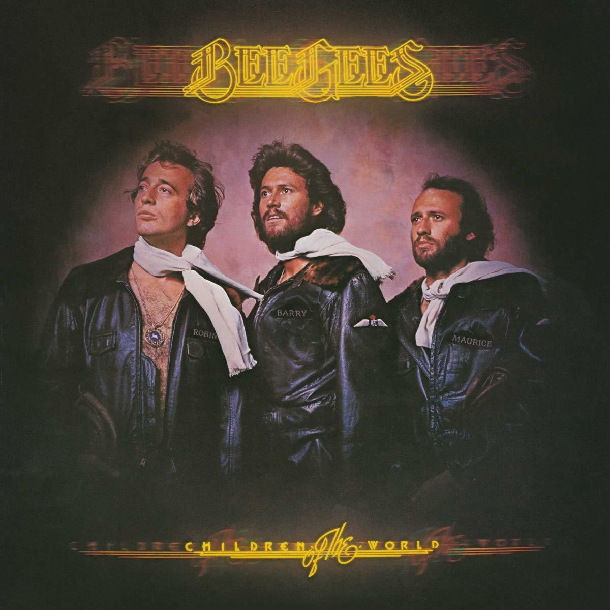 Album borító: Három férfi fekete dzsekiben, fehér sállal. Szöveg: Bee Gees, Children of the World.