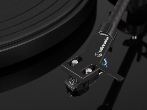 AUDIO TECHNICA Tourne-disque Noir (AT-LPW50PB)