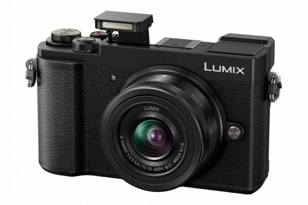 PANASONIC LUMIX GX9 Kit Systemkamera mit Objektiv 12-32 mm, 7,5 cm Display, WLAN