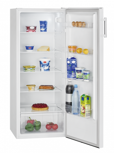 Ein weißer Kühlschrank mit offener Tür.