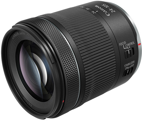 Egy Canon 24-105mm-es objektív. Fekete háza, fókusz- és stabilizátor vezérlői, és 67 mm-es szűrője van.
