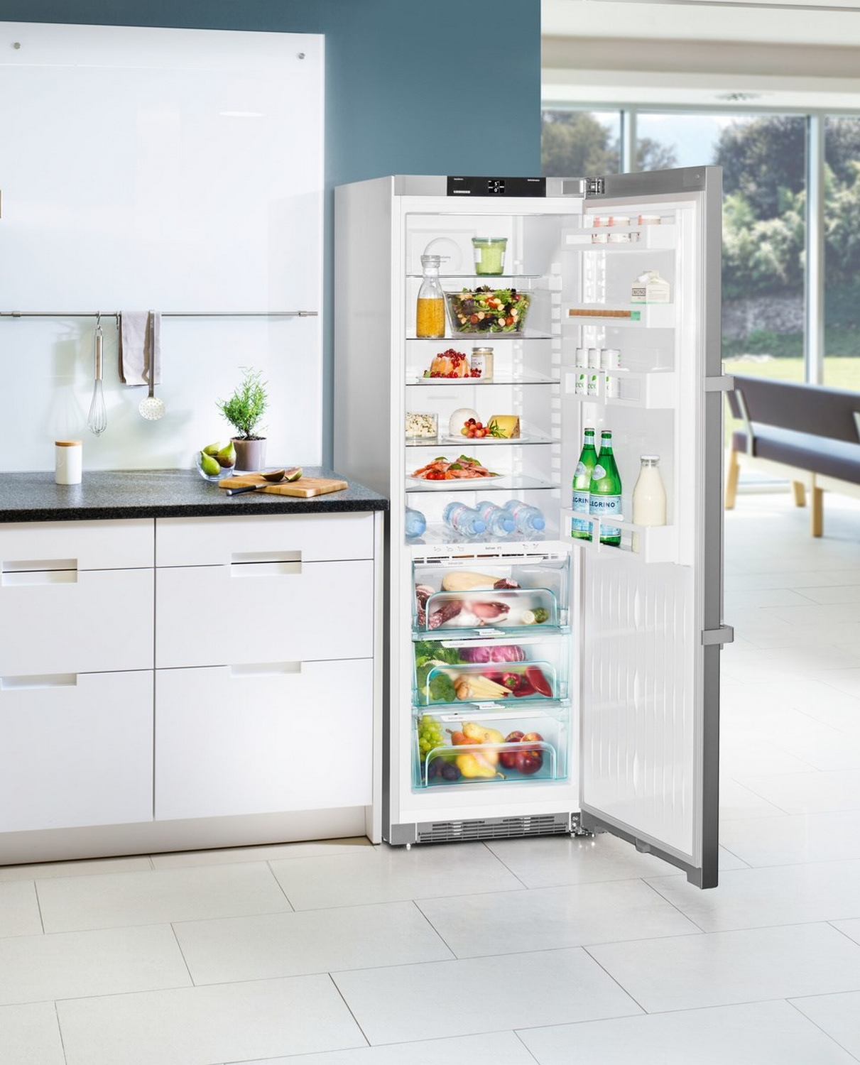 Frigorífico una puerta - Liebherr KBef 4330, BioFresh, 366 l, Independiente, 37 dB, Plata