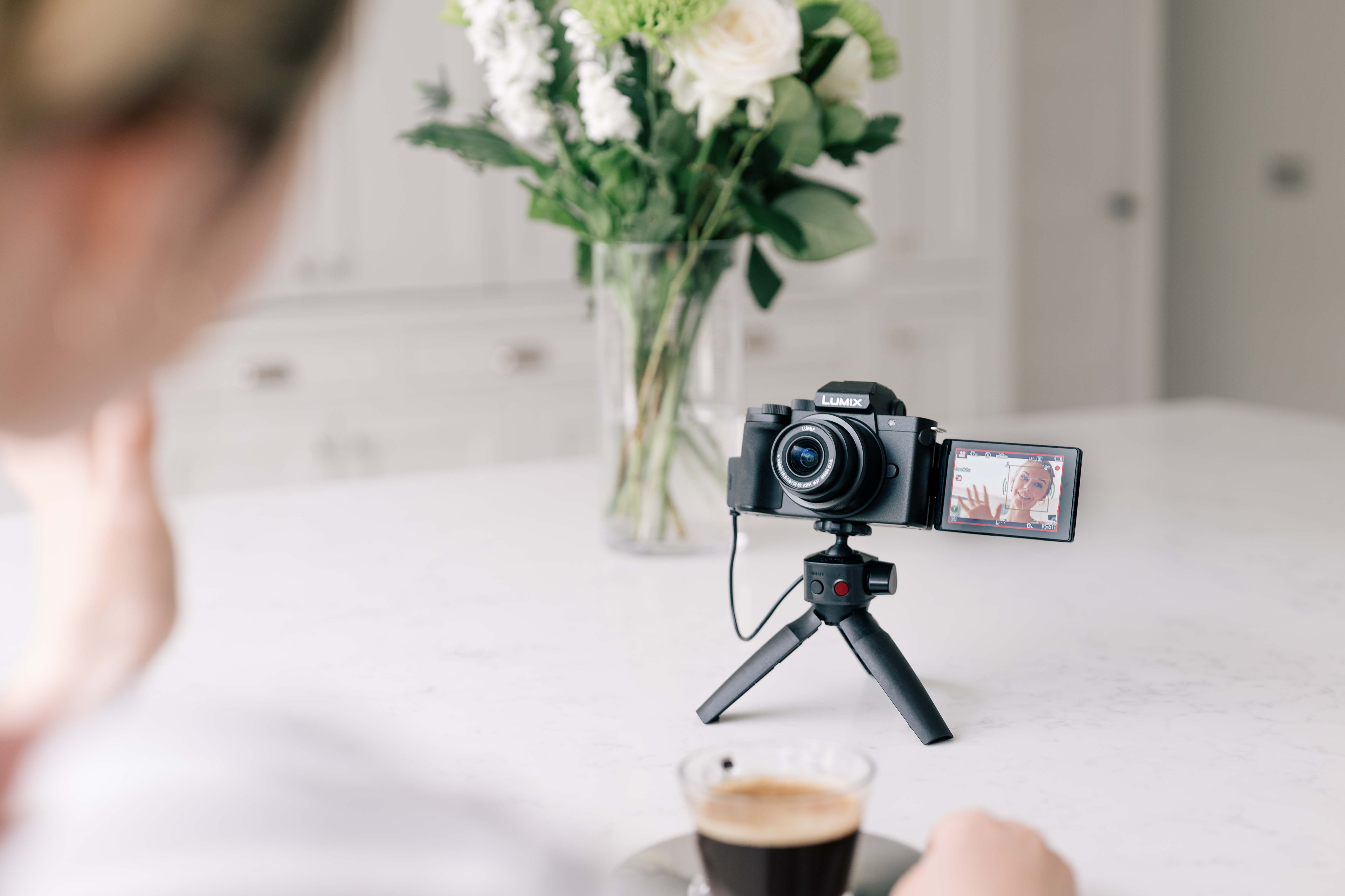 PANASONIC DC-G110WEG-K Kit Systemkamera mit Objektiv 12-32 mm, 35-100 mm, 7,5 cm Display Touchscreen