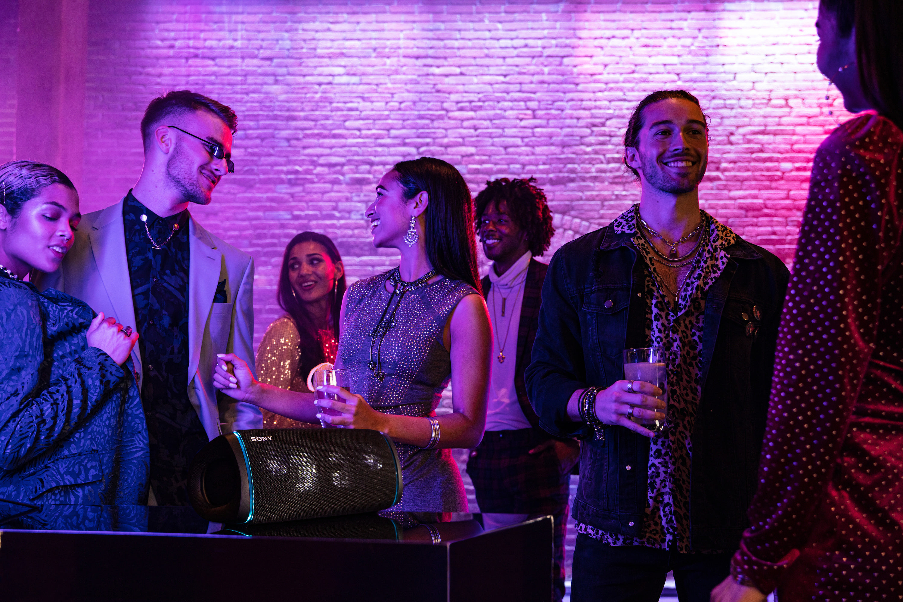 SONY SRS-XB43 tragbar, kabellos, Lautsprecherbeleuchtung, EXTRA BASS Bluetooth Lautsprecher, Schwarz, Wasserfest