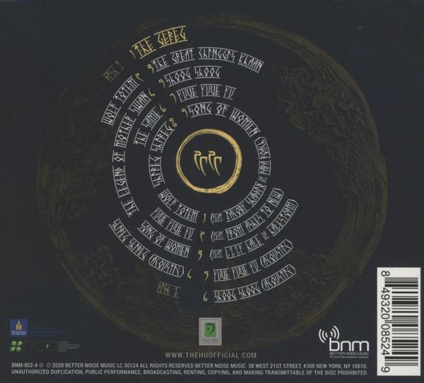 Die Rückseite einer CD-Hülle mit einer Textspirale und dem Bandlogo in der Mitte.
