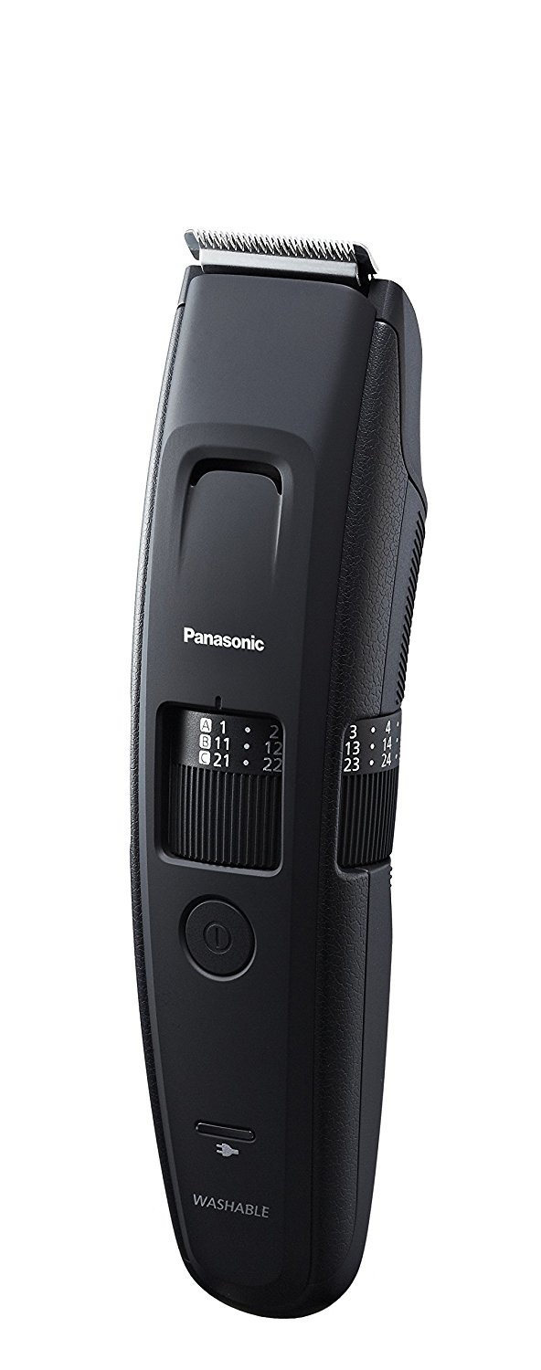 Recortadora de cabello Panasonic negra con ajustes ajustables y un botón de encendido.