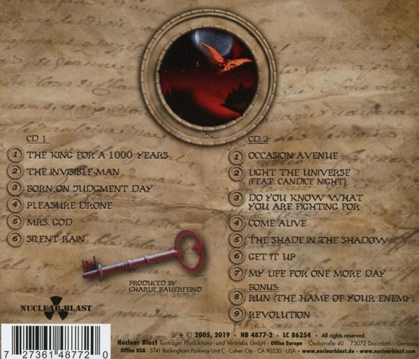 CD-Rückseite mit Titelliste und Schlüssel. Dunkle Töne mit einem Schlüssel und einem Porträt.