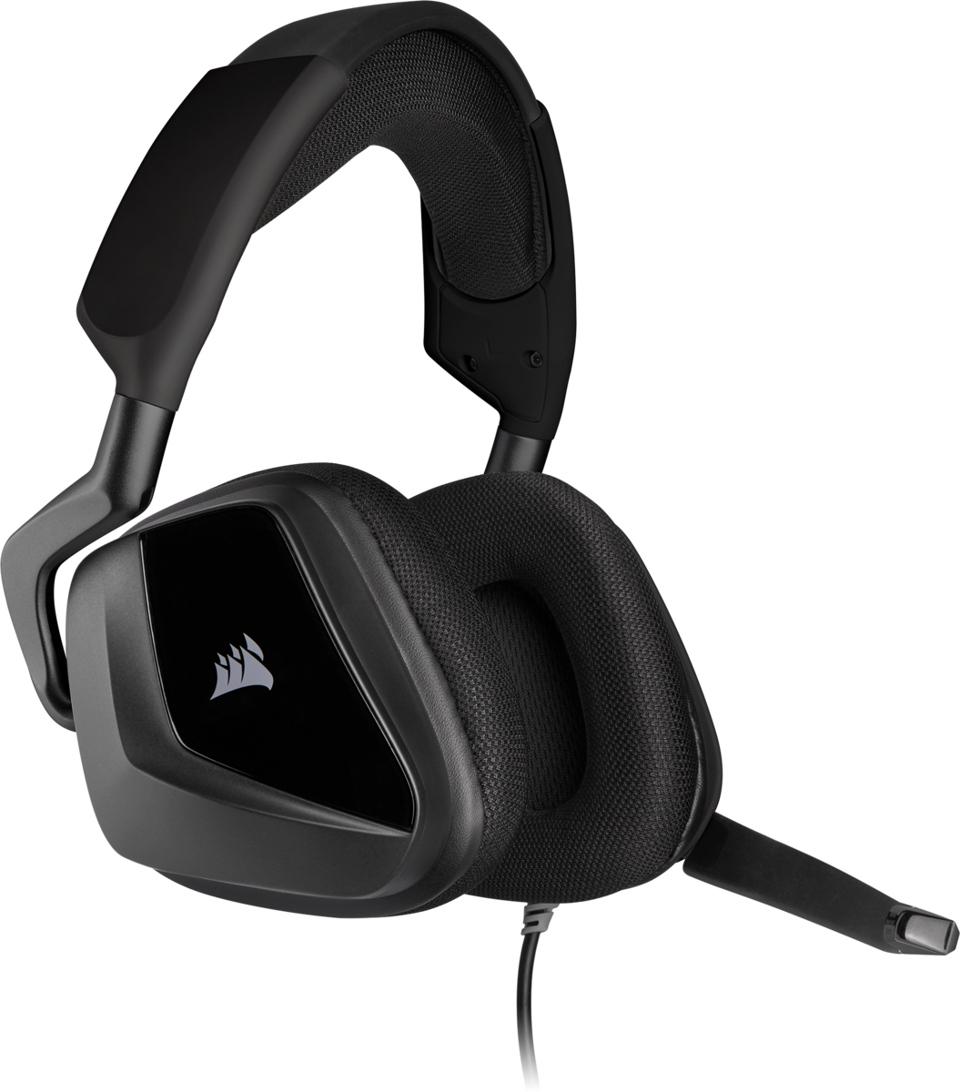 Auriculares gaming Corsair negros con micrófono. Fondo negro.