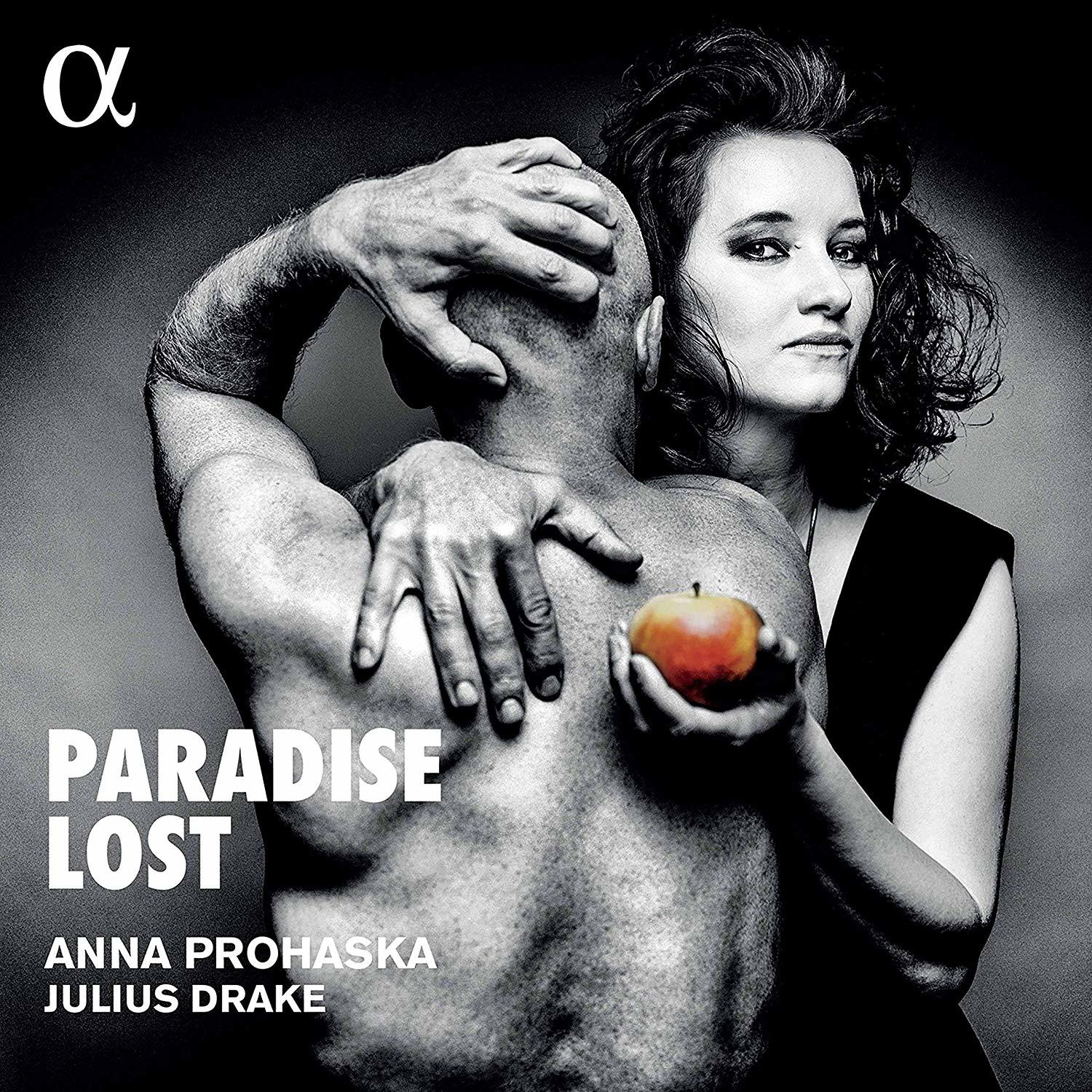 Pochette d'album : Une femme tient une pomme, embrassant un homme. Texte : 'PARADISE LOST' et noms d'artistes.