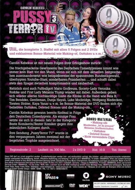 DVD-Cover mit Personen, Text, Logo und Disc, dunkler Hintergrund.