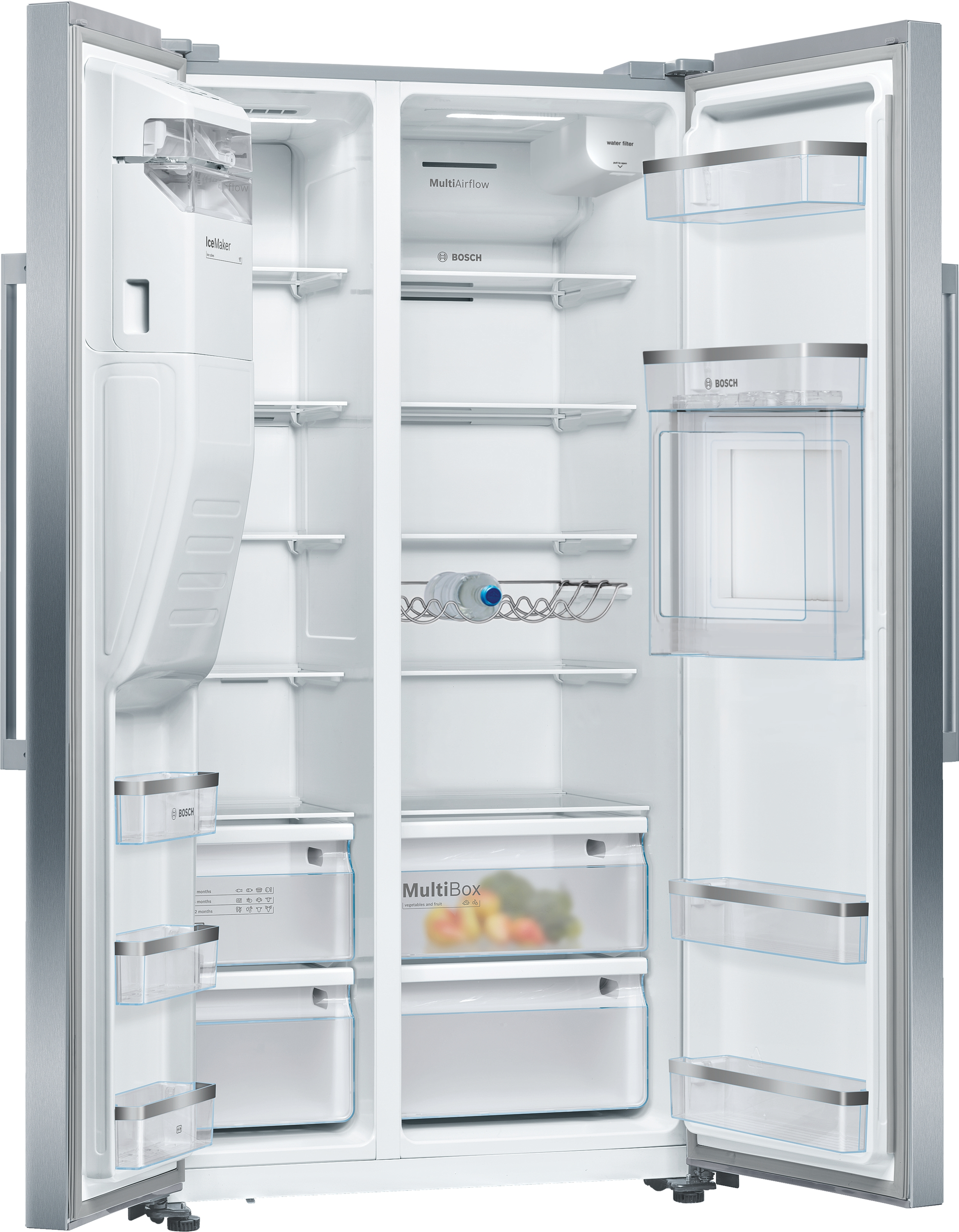 Geöffneter Bosch-Kühlschrank mit Regalen, Schubladen und einer Wasserflasche darin.