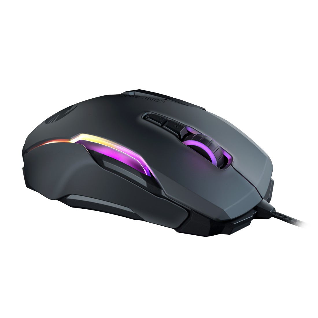 Schwarze Gaming-Maus mit bunten Lichtern. Schräge Ansicht, isoliert auf Weiß.