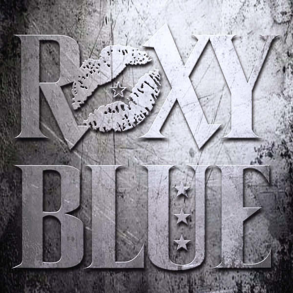 Albumcover mit 'Roxy Blue' Titel im Metallic-Stil und Hintergrund mit Sternen und Wolken.