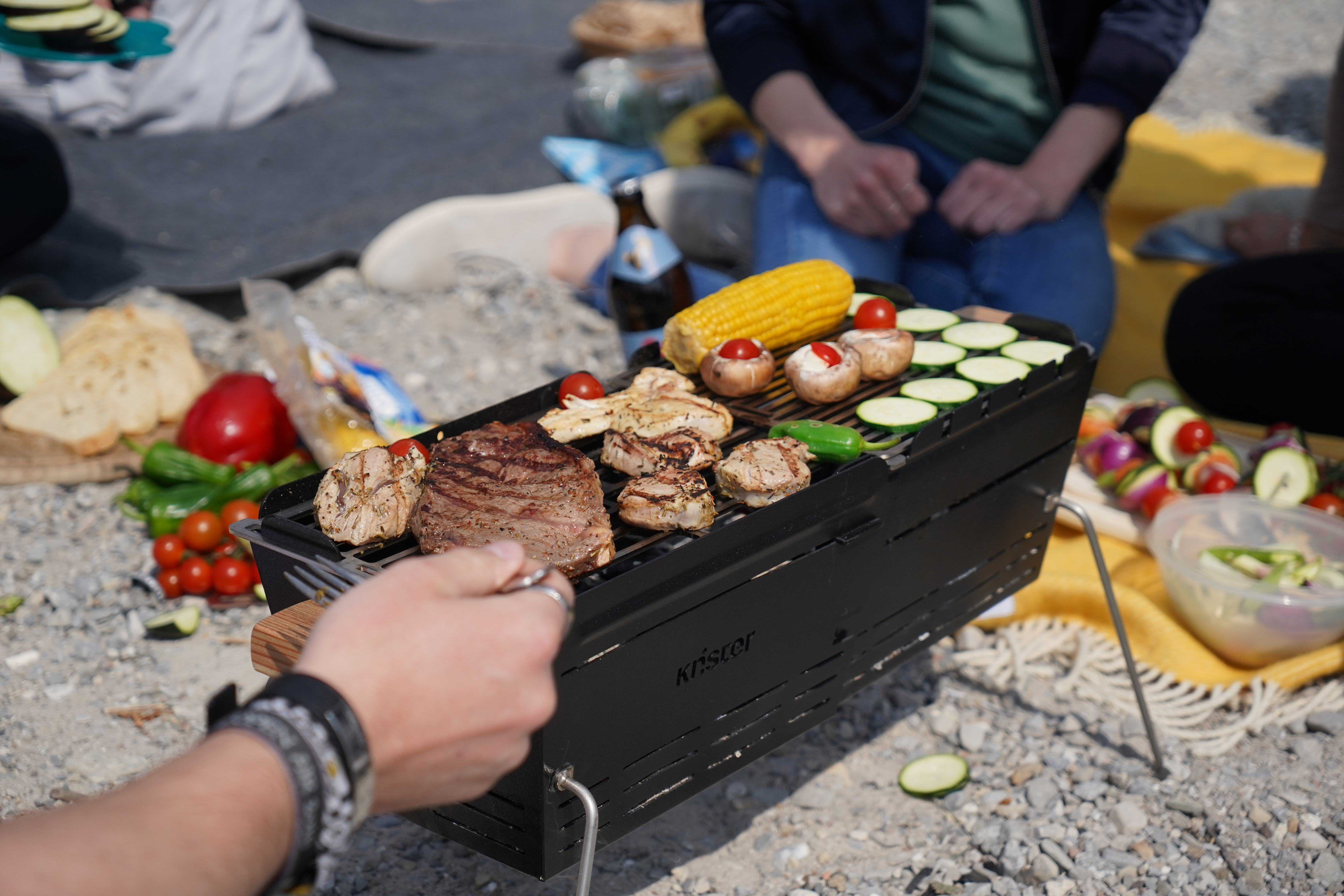 KNISTER 9908 Original Kohlegrill, Schwarz 