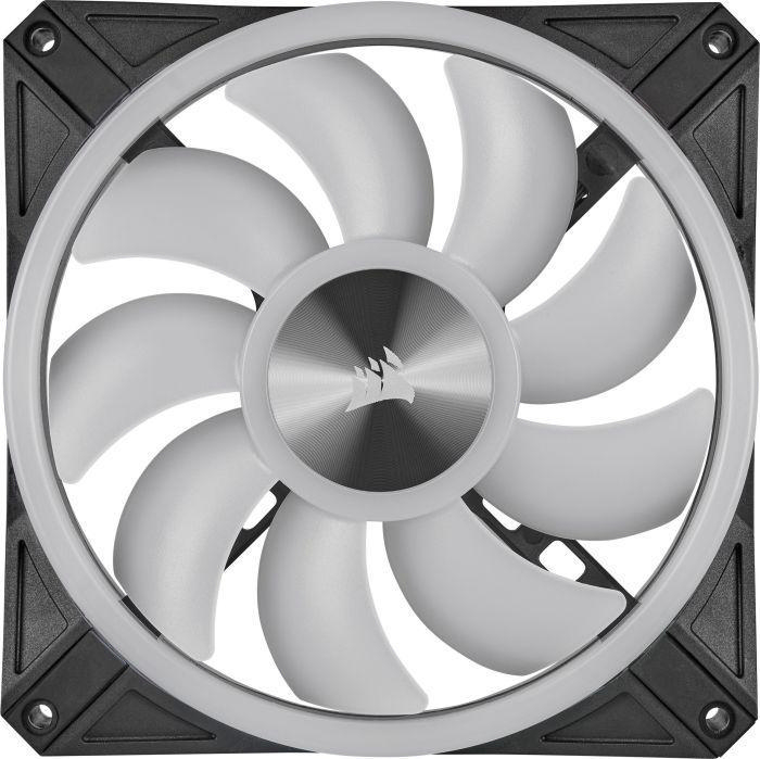 Computerlüfter. Schwarzer Rahmen, weiße Flügel. Corsair-Logo in der Mitte.
