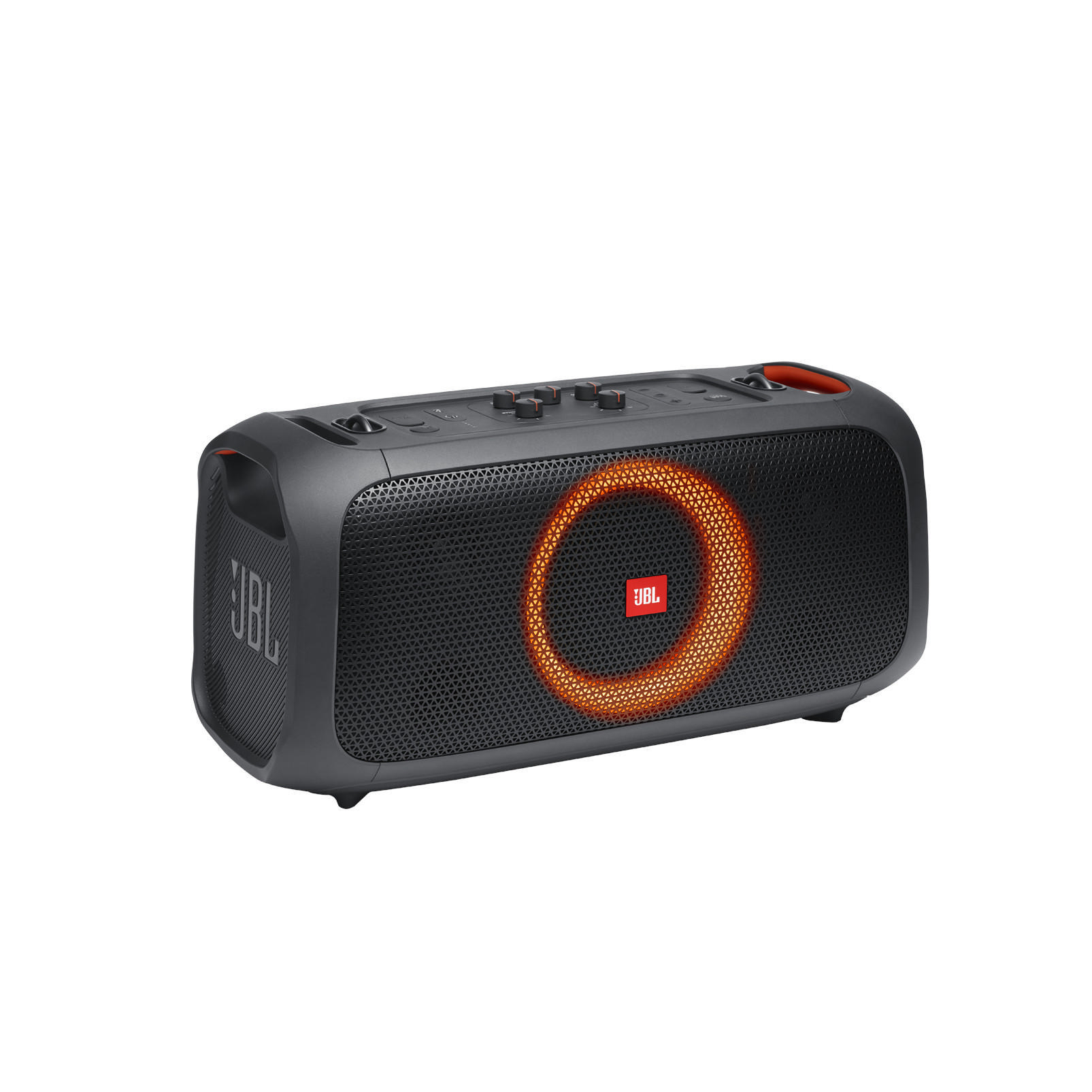 Ein schwarzer tragbarer JBL-Lautsprecher mit einem orangefarben leuchtenden Kreis in der Mitte. JBL-Logo vorne und seitlich.